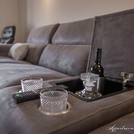 Penthouse Leonarda With Private Parking Apartment Pula Exterior foto