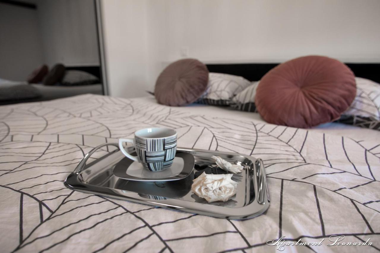 Penthouse Leonarda With Private Parking Apartment Pula Exterior foto
